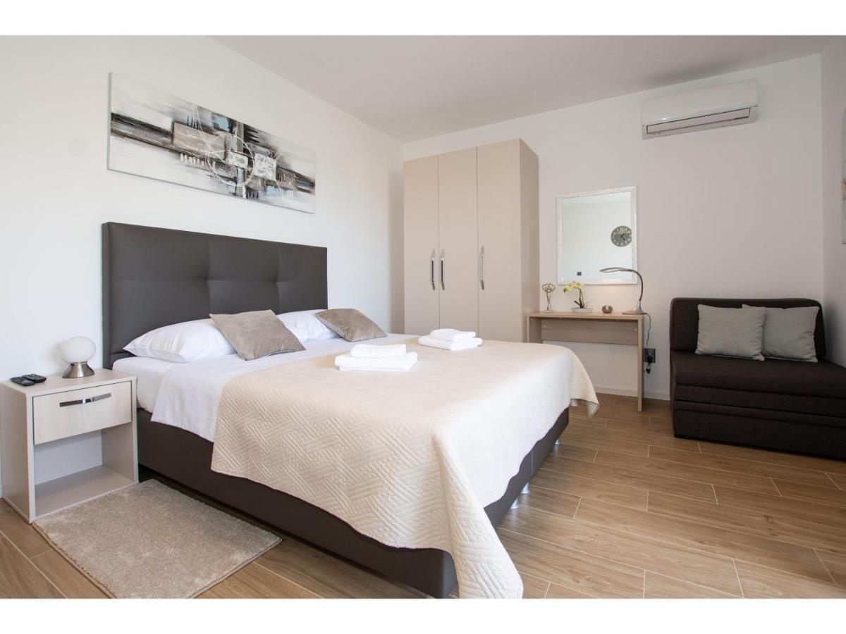 White Diamond Apartamento Vrsi Exterior foto